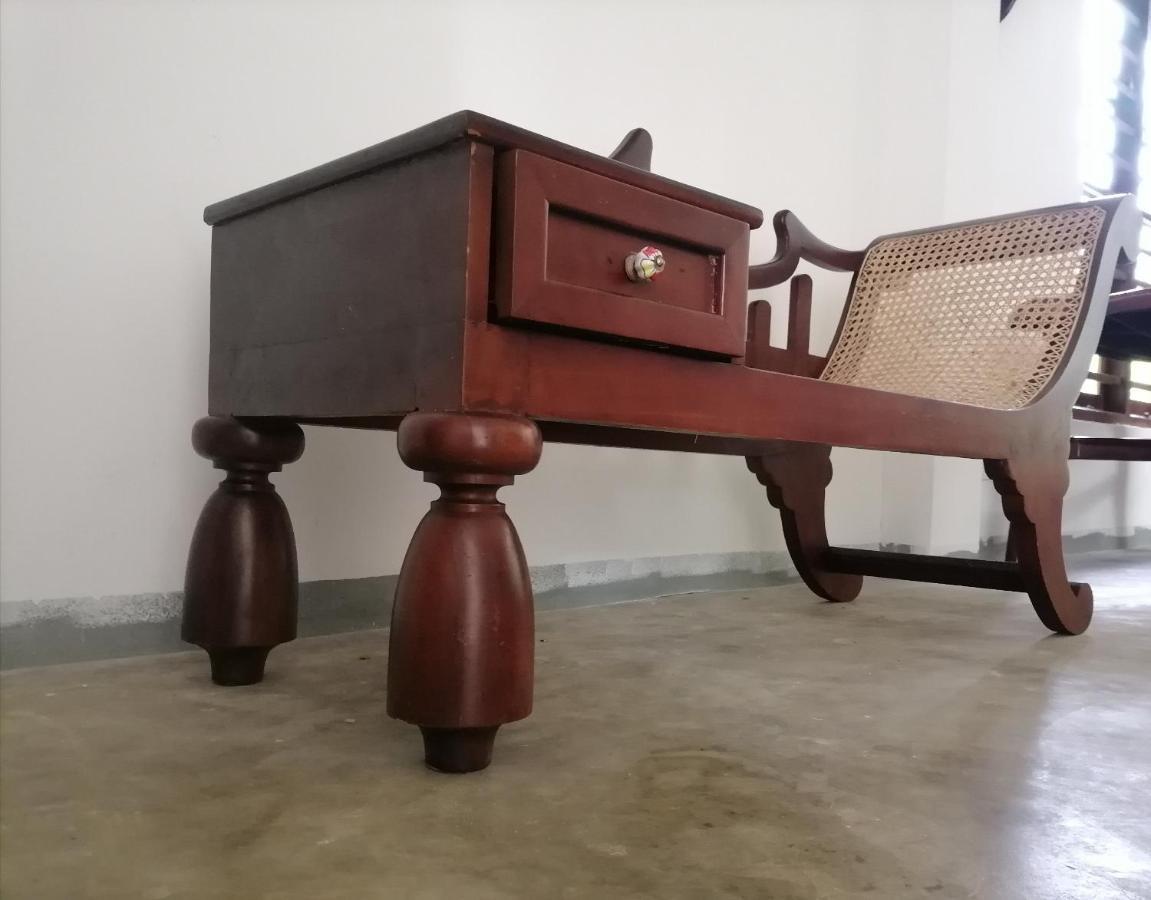 디크웰라 Hiriketiya Hasmal House 아파트 외부 사진