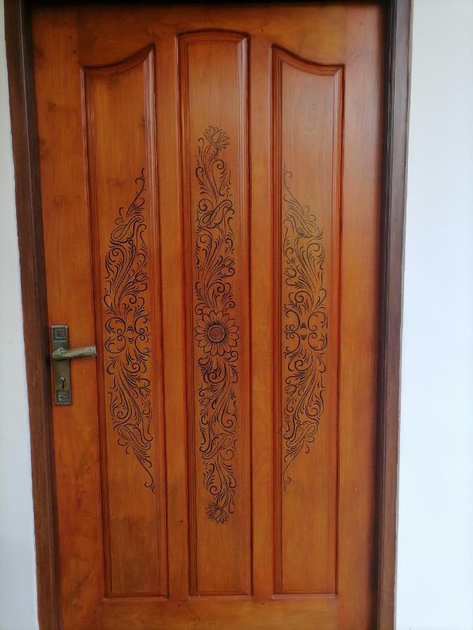 디크웰라 Hiriketiya Hasmal House 아파트 외부 사진