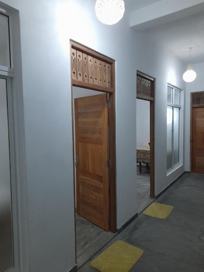 디크웰라 Hiriketiya Hasmal House 아파트 외부 사진