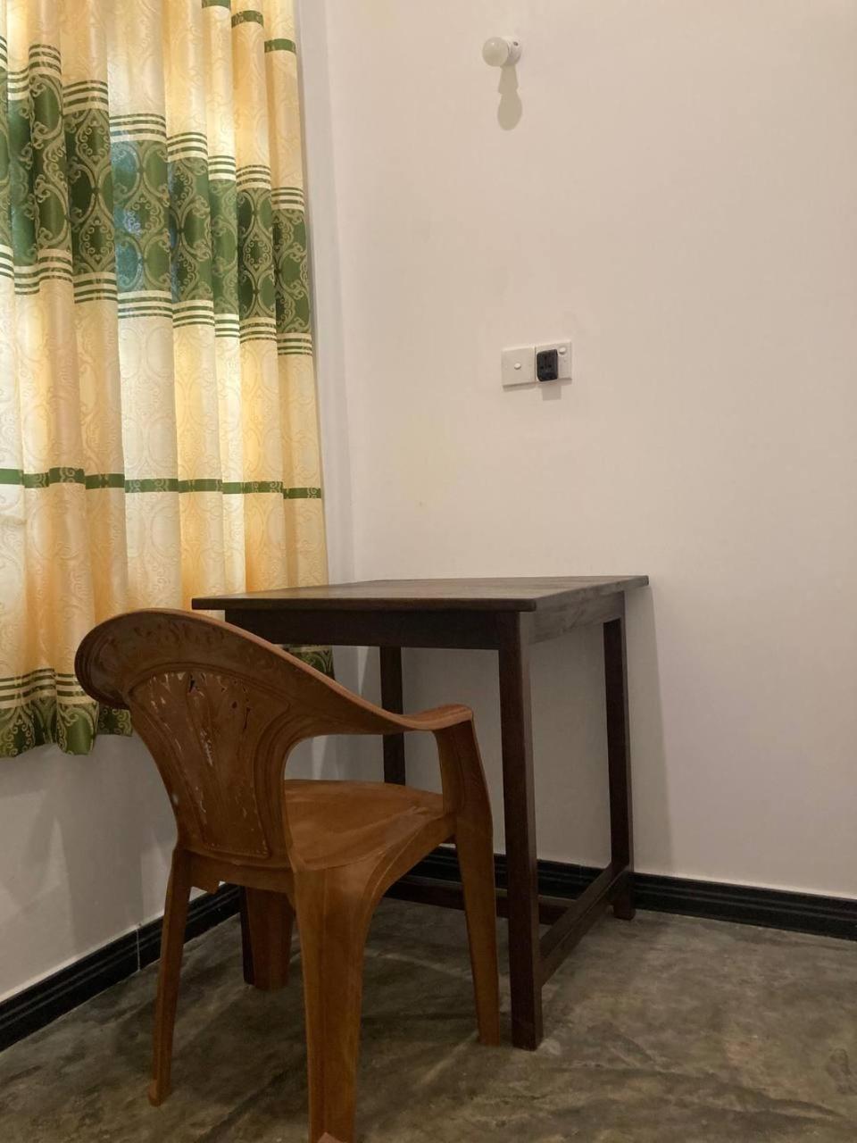 디크웰라 Hiriketiya Hasmal House 아파트 외부 사진
